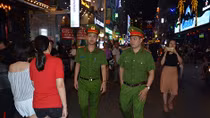 Ăn Tết Tây ở... “phố Tây”