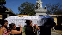 Cuộc sống đầy nước mắt của trẻ em gái ở Guatemala