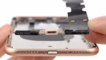Apple cáo buộc đối tác sử dụng linh kiện chưa kiểm duyệt cho iPhone 8 Plus