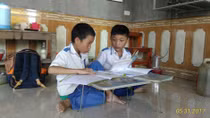 5 năm tình nguyện làm "đôi chân" đưa bạn đến trường