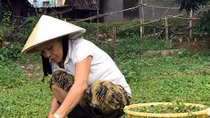 Người phụ nữ chinh phục “hà bá” cứu người