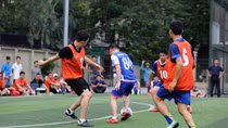 Giao lưu bóng đá gây quỹ ủng hộ sinh viên nghèo hiếu học