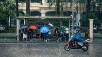 Mưa giông bủa vây miền Bắc, cảnh báo lũ quét, sạt lở đất