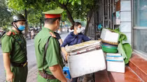 Tăng cường tuần tra, nhắc nhở người dân tuân thủ nghiêm Chỉ thị 16
