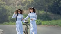 Từ Quốc phục đến… Quốc khuyển