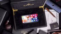 "Choáng ngợp" với chiếc iPhone Xs Max dát vàng, nạm kim cương của giới siêu giàu