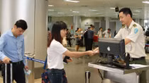 'Thẻ Đảng viên, giấy phép lái xe không được dùng đi máy bay' là 'lỗi đánh máy'