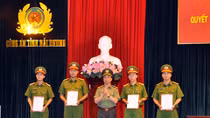 Công bố quyết định thăng cấp bậc hàm, nâng lương niên hạn năm 2016
