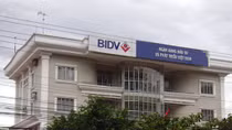 Nhân viên Ngân hàng BIDV ngăn chặn 3 vụ giả danh cán bộ để lừa đảo qua mạng
