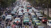 Cận tết bến xe, nhà ga "căng như dây đàn"