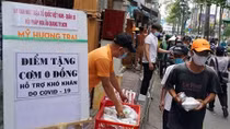 Sẻ chia trong mùa khó