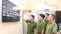 Chuyện về tác giả của "Camera cộng đồng"