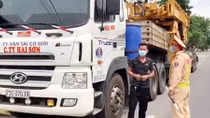 CSGT liên tiếp phát hiện xe kinh doanh vận tải sai quy định