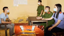 Giám đốc cùng 7 nhân viên mang đao đi giải quyết mâu thuẫn