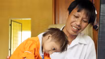 Người thầy của cậu bé tý hon nhất Việt Nam
