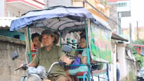 Chuyến xe nghĩa tình của "ông Phú xe lam"