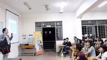 Hệ lụy không nhỏ khi hạ chuẩn "đầu ra" môn tiếng Anh