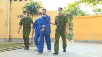 CSCĐ tuần tra, bắt giữ hai đối tượng tàng trữ trái phép chất ma túy