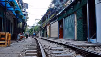 Cà phê đường tàu và ý thức chấp hành pháp luật
