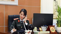 Đường dây nóng và những cuộc gọi lúc nửa đêm