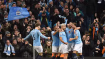 Vì sao đến giờ Man City mới bị "sờ gáy"?