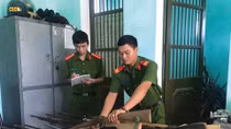 Tranh thủ người có uy tín, thu hồi nhiều vũ khí, công cụ hỗ trợ