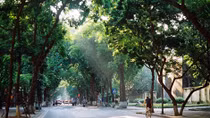 Bắc bộ tăng nhiệt nhẹ, Nam bộ mưa giông cả ngày