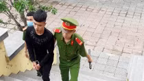Đi chơi với bạn quen qua mạng xã hội, bé gái bị hiếp dâm
