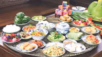 Cầu kỳ Tết Huế