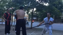 "Trả nợ" tiền nhân