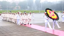 Đoàn đại biểu Đảng ủy Công an Trung ương, lãnh đạo Bộ Công an vào Lăng viếng Chủ tịch Hồ Chí Minh