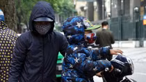 Học sinh Hà Nội trong áo ấm đi học ngày rét 16 độ