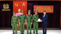 Khen thưởng đột xuất cho CBCS Công an tỉnh Yên Bái