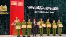Đại sứ quán Hoa Kỳ gửi thư khen Công an quận Tây Hồ 