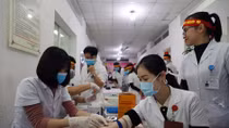 Giọt máu nghĩa tình của những chiến sĩ blouse trắng