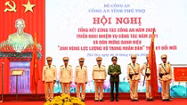 Công an Phú Thọ đón nhận danh hiệu Anh hùng lực lượng vũ trang nhân dân
