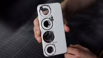 "Xẻ thịt" iPhone 8 chế tác nhẫn nghìn đô