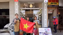 Ông chủ Hàn quốc tặng quà người dân mừng chiến thắng SEA Games 