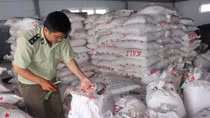 Cần làm rõ nghi án “giải cứu” phân bón kém chất lượng