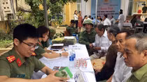 Khám, cấp thuốc miễn phí cho các đối tượng chính sách xã Hà Phú, Thanh Hóa 