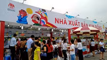 Quyên góp sách cho trẻ em vùng cao
