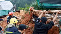 Thời khắc kinh hoàng của ba cha con bị vùi lấp trong vụ sạt lở núi ở Nha Trang