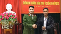 Thượng sỹ Công an nhặt được ví tiền trả lại người đánh rơi