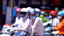Nắng nóng gay gắt diện rộng, có nơi trên 38 độ C