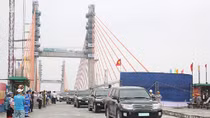 Hợp long và thông xe kỹ thuật cầu Bạch Đằng