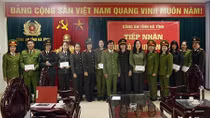 Câu lạc bộ nữ Công an hưu trí Bộ Công an tặng quà CBCS Công an tỉnh Hà Tĩnh