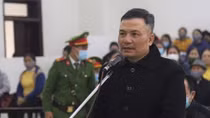 Thuê làm giả bằng khen của Thủ tướng và Chủ tịch thành phố để khoe trương