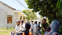 Nghi bị "mọc sừng", gã chồng tưới xăng thiêu vợ
