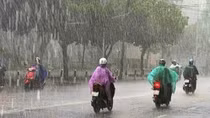 Bắc bộ mưa nhiều, Trung bộ nắng rát trên 38 độ C