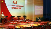 “Làm quan tắt” và nỗi lo tự diễn biến, tự chuyển hóa